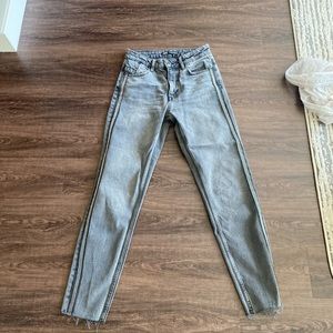 zara mom jeans